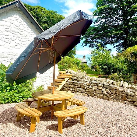 Beautiful Ancient Stone Cottage, Local Walks & Pub! Conwy Exterior photo