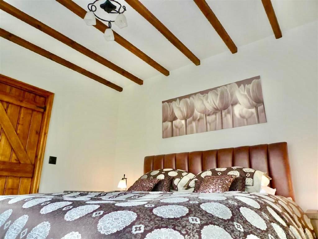Beautiful Ancient Stone Cottage, Local Walks & Pub! Conwy Exterior photo