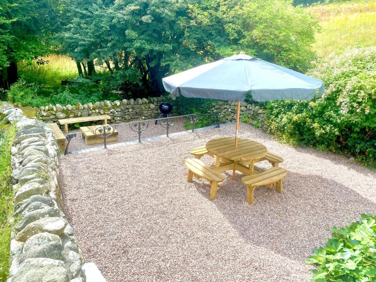 Beautiful Ancient Stone Cottage, Local Walks & Pub! Conwy Exterior photo